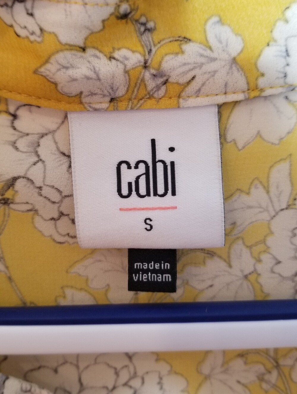 Cabi Amelia Top Women's Small Yellow Gathered Blouse  Peasant Floral Chiffon - Picture 6 of 9